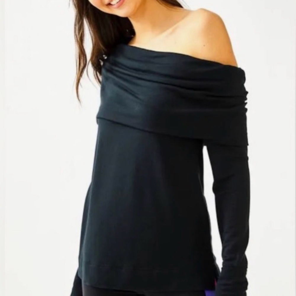 Lilly Pulitzer Belinda Off-Shoulder Top in Onyx